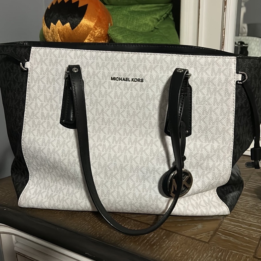 Large Michael Kors Purse